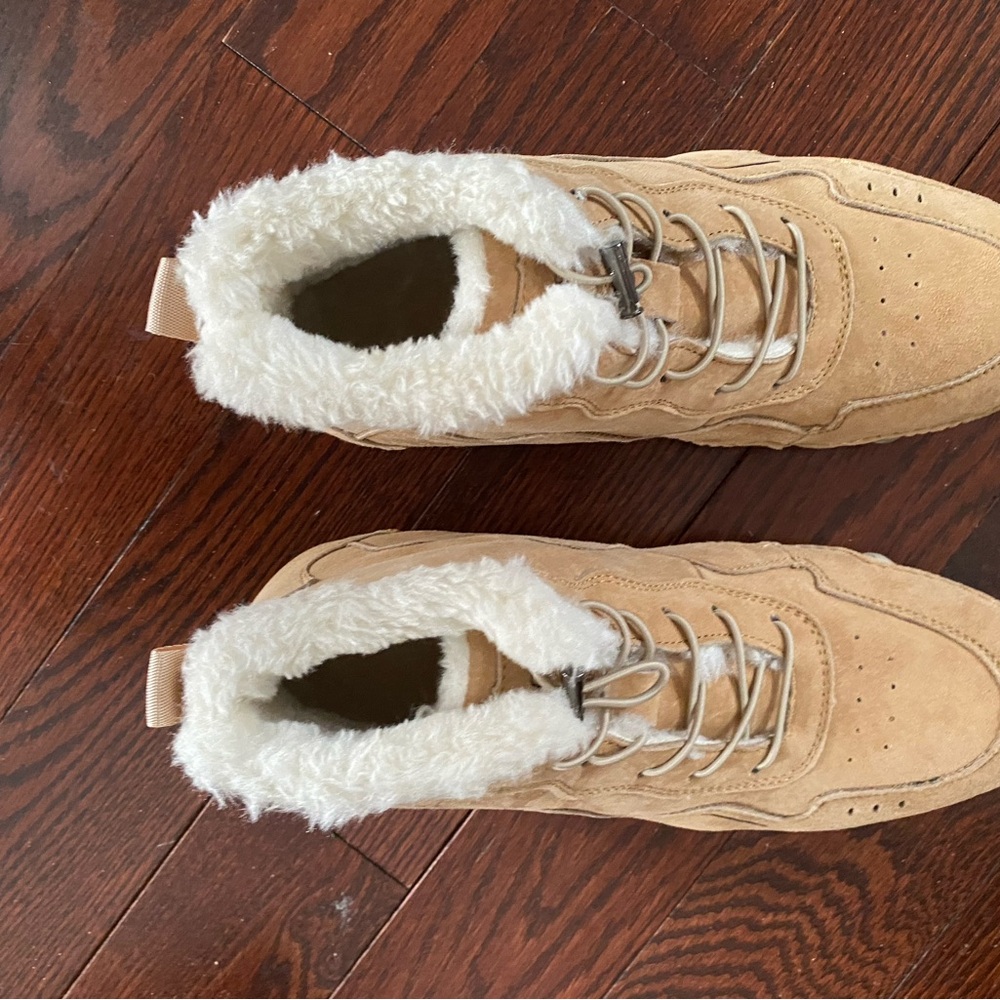 Women's Tan Lace Up Boots with Faux Fur Lining